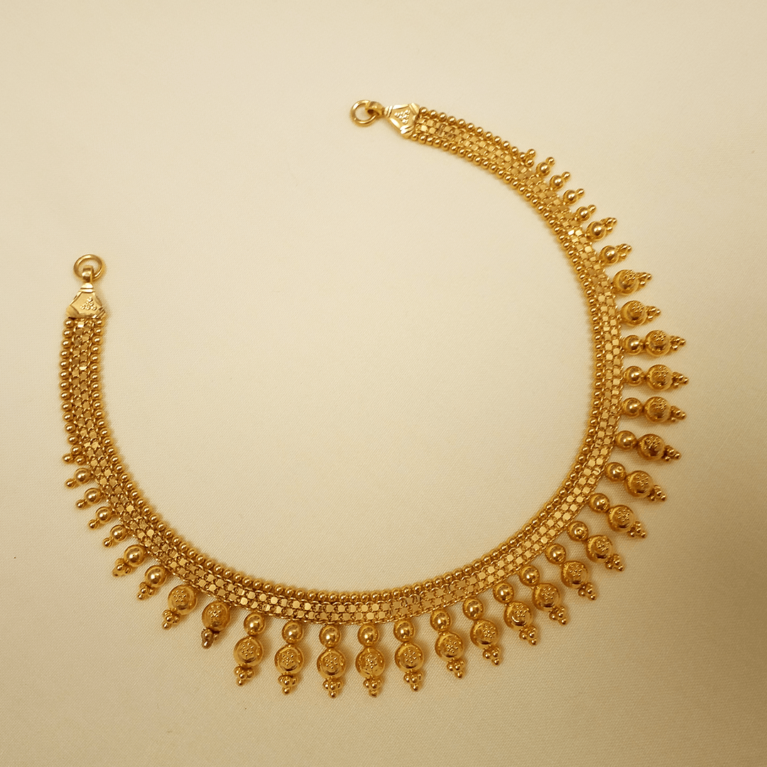 Hiraola's Product Image